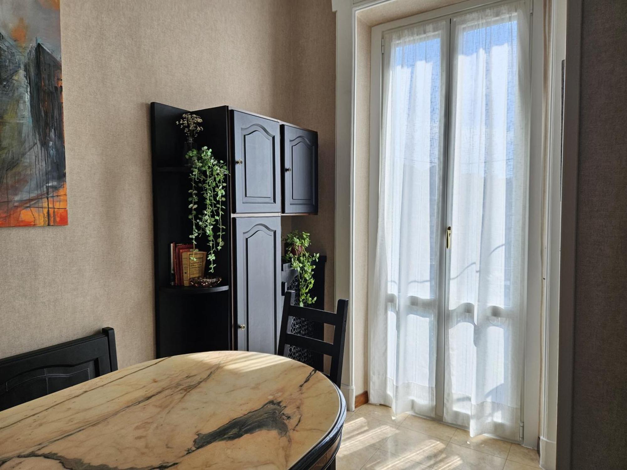 Homegallery - Elegante Appartamento Milanese Exterior photo