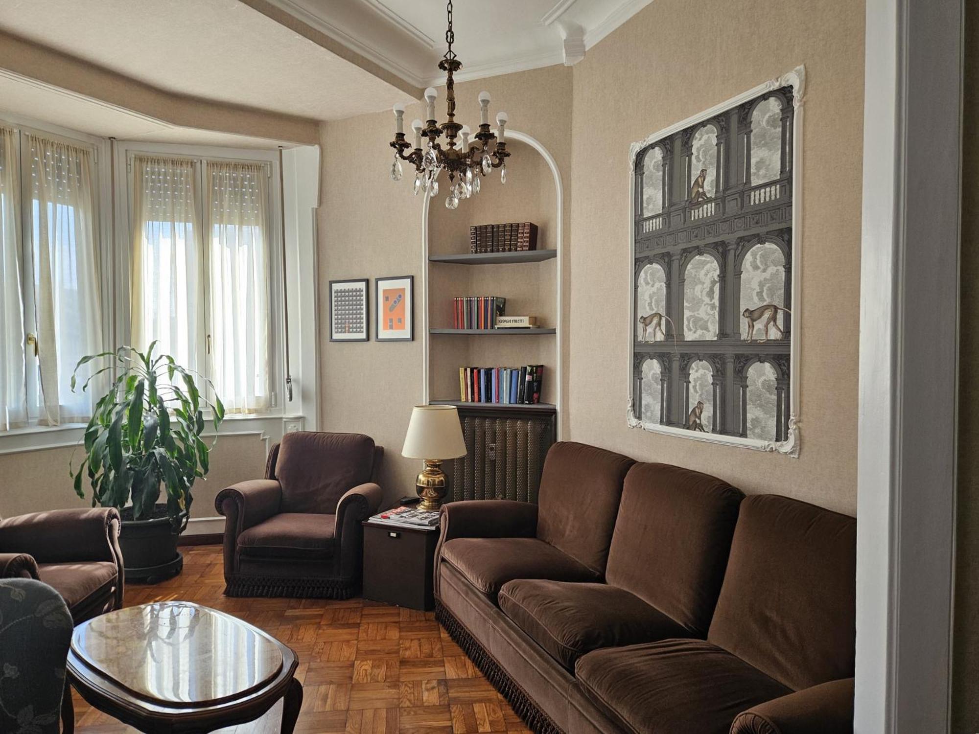 Homegallery - Elegante Appartamento Milanese Exterior photo
