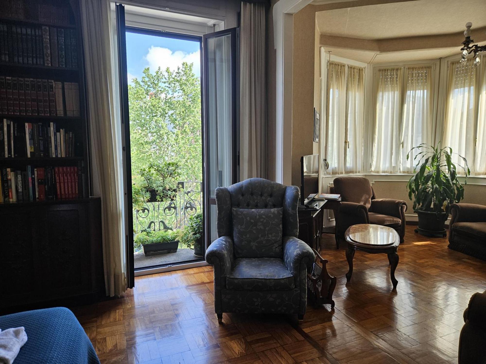 Homegallery - Elegante Appartamento Milanese Exterior photo